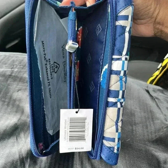 🆕 Vera Bradley Ultimate Wristlet in Signature Cotton Santiago Woven w/ Navy - Picture 4 of 13